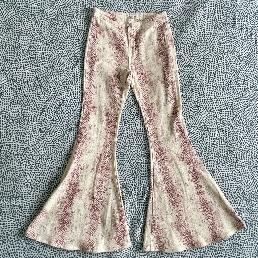 Peach Love California Cream & Pink Snake-Print Super Flare Bell Bottom Jeans Med